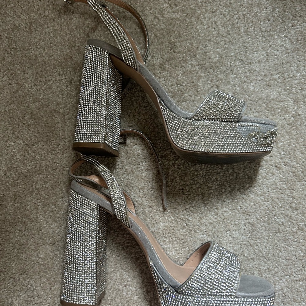Steve Madden Silver Platform Heels - Picture 2 of 3